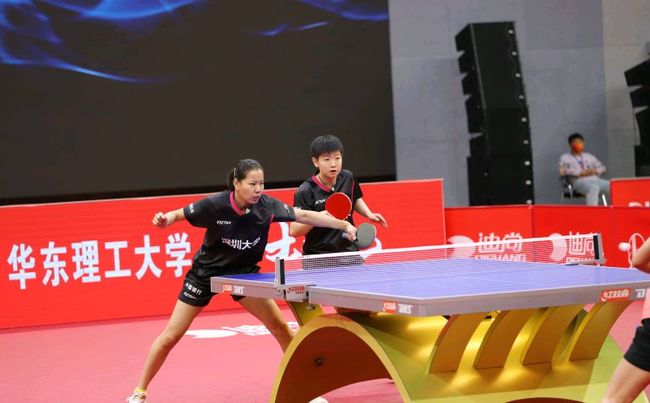 忪跑到街上 忪跑到街上