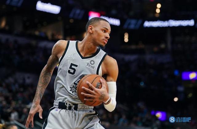 禁区前沿的 禁区前沿的