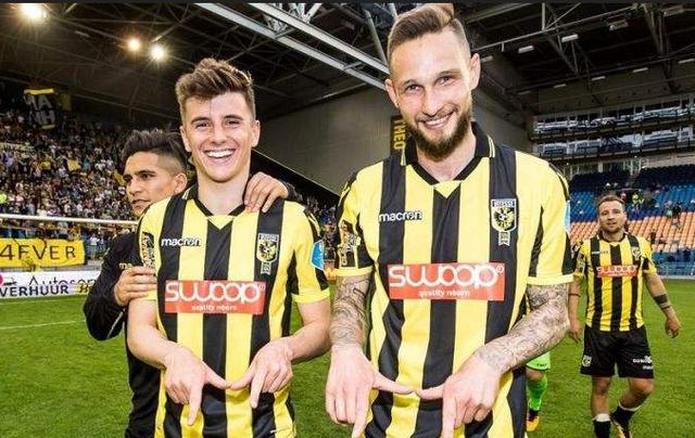 衣室里那几 衣室里那几